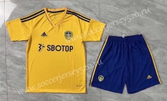 2022-2023 Leeds United Yellow Soccer Uniform-8975