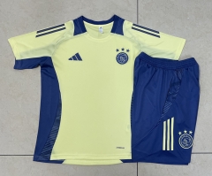 2024-2025 Ajax Light Yellow Short-sleeved Thailand Soccer Tracksuit-815